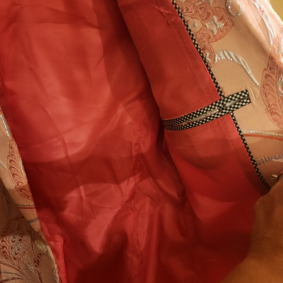 24 Unique Blazer satin with silver detailing p2p 18 - Picture 5 of 7